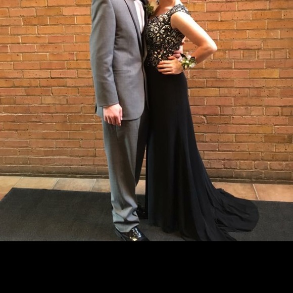 Black prom dress size 6/7 - Picture 3 of 4